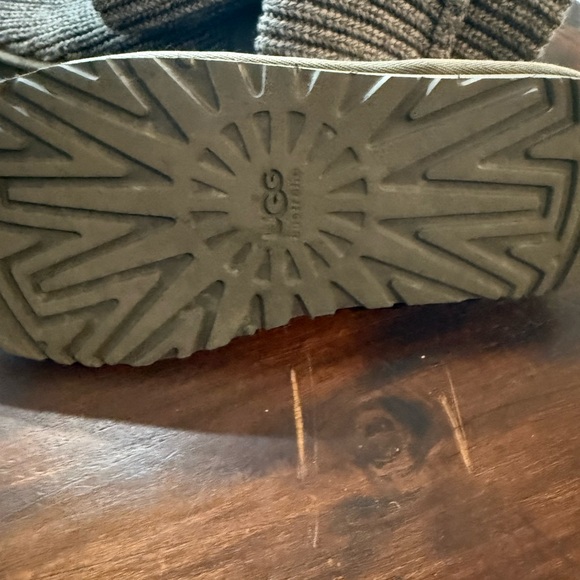 Gray Knit Button-Up Boots - Picture 4 of 4